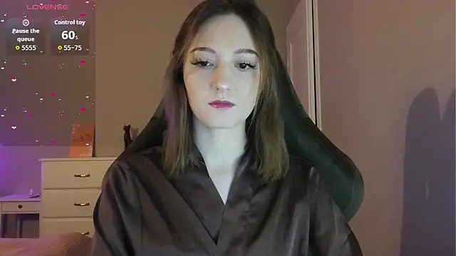 white liillyy online show from April 14, 2026, 12:27 am