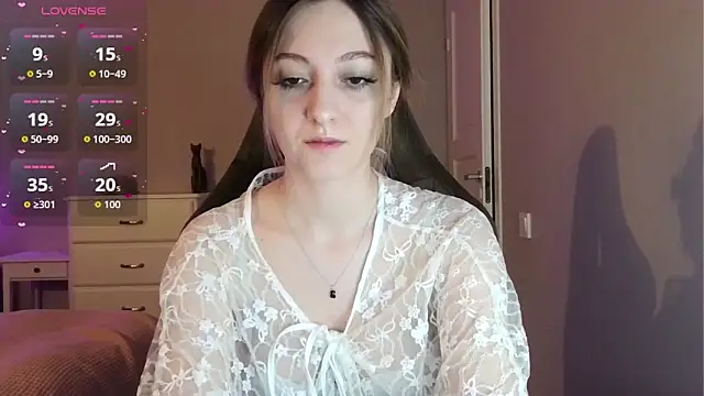 white liillyy online show from June 11, 2026, 8:40 pm