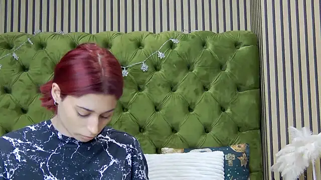 Snapshot of LunaHart chatting on January 17, 2026, 6:22 pm LunaHart online show from January 17, 2026, 6:22 pm