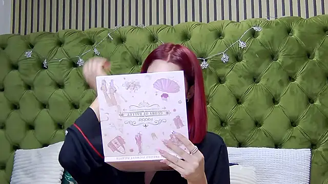 Snapshot of LunaHart chatting on January 18, 2026, 7:39 pm LunaHart online show from January 18, 2026, 7:39 pm