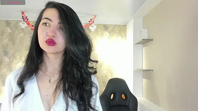 Saya Amaretto1 online show from October 16, 2025, 7:15 pm