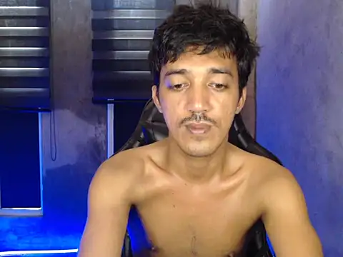 RowyCam online show from November 10, 2025, 4:22 am