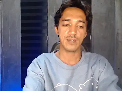 RowyCam online show from December 17, 2025, 2:34 pm