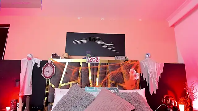 ScarletTorres online show from November 1, 2025, 1:57 pm