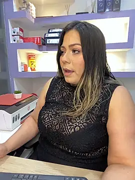 isabella horney  online show from February 20, 2026, 1:33 pm