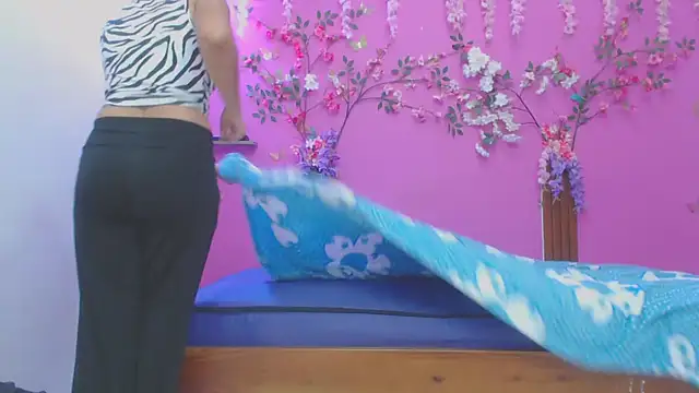 Snapshot of skinnybarbie022 chatting on February 1, 2026, 12:31 am skinnybarbie022 online show from February 1, 2026, 12:31 am