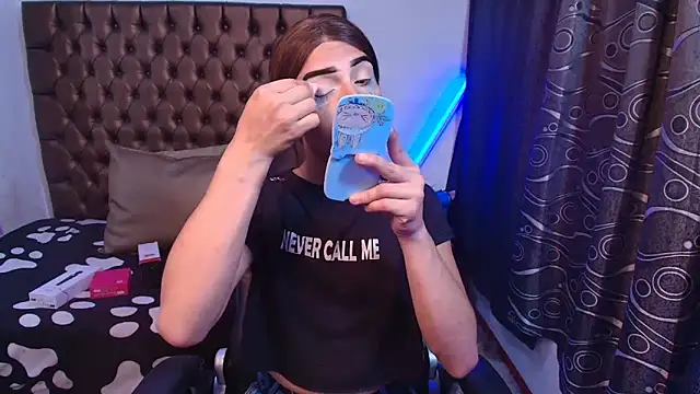 lailahdark online show from April 8, 2026, 9:59 pm