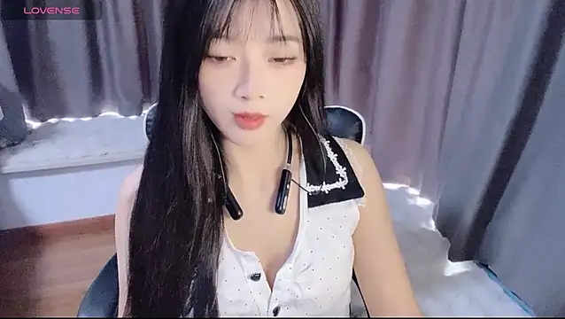 Snapshot of Cicicici-cc chatting on November 4, 2025, 2:43 am Cicicici-cc online show from November 4, 2025, 2:43 am