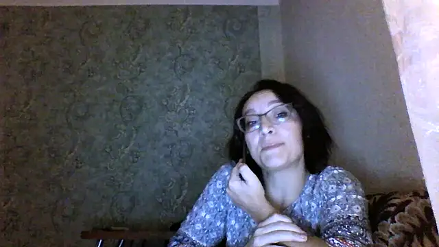 Snapshot of Moon_Janis chatting on November 4, 2025, 7:35 pm Moon Janis online show from November 4, 2025, 7:35 pm