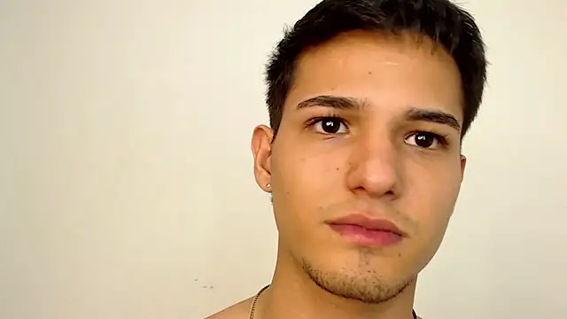 Alex mojica online show from February 27, 2026, 6:13 am