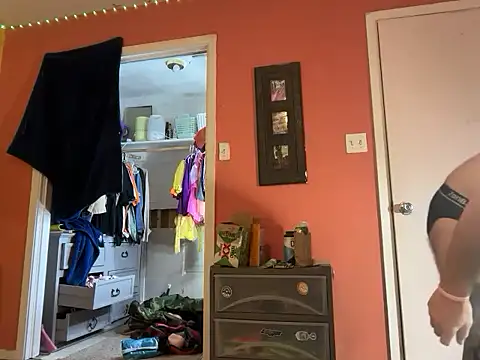 bearcub300 online show from November 8, 2025, 1:39 am