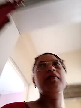 Snapshot of thanusi_2 chatting on October 31, 2025, 8:37 am thanusi 2 online show from October 31, 2025, 8:37 am