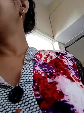 Snapshot of thanusi_2 chatting on November 18, 2025, 5:56 am thanusi 2 online show from November 18, 2025, 5:56 am