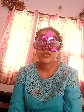 Snapshot of thanusi_2 chatting on January 15, 2026, 6:29 am thanusi 2 online show from January 15, 2026, 6:29 am