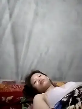 LinhNa999 online show from November 11, 2025, 2:11 am