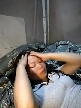 LinhNa999 online show from April 2, 2026, 12:58 pm