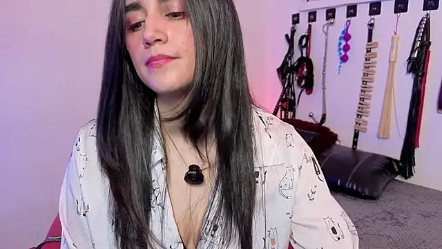 elowen halley1 online show from April 13, 2026, 5:51 pm