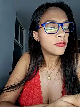 Snapshot of sarah_garcia_ chatting on May 24, 2026, 12:04 am sarah garcia online show from May 24, 2026, 12:04 am