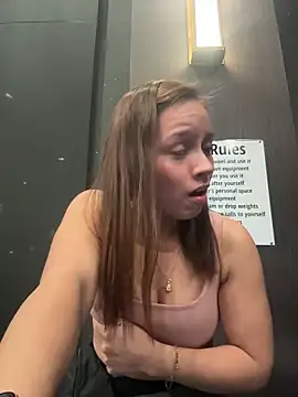 Snapshot of Mrs_MrLove chatting on December 14, 2025, 6:08 am Mrs MrLove online show from December 14, 2025, 6:08 am