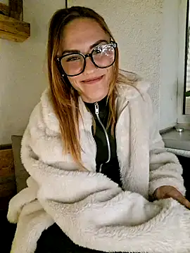 Snapshot of SlimBellaa chatting on October 16, 2025, 8:32 pm SlimBellaa online show from October 16, 2025, 8:32 pm
