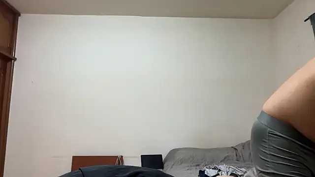 Foxfoxfox4 online show from April 18, 2026, 2:54 pm