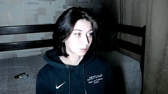 Snapshot of AiryR chatting on September 30, 2025, 8:03 pm AiryR online show from September 30, 2025, 8:03 pm