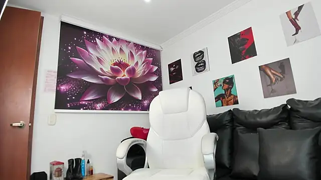 lycoris 19 online show from October 7, 2025, 8:50 pm