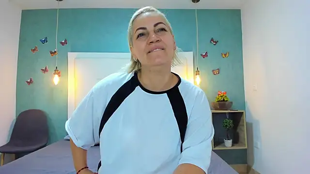 Heidy milf online show from September 20, 2025, 8:32 pm