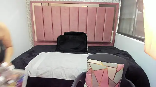 Snapshot of Barbara_fox__ chatting on July 9, 2026, 12:31 pm Barbara fox online show from July 9, 2026, 12:31 pm