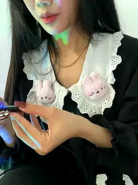 Snapshot of Sexlove_bb chatting on December 2, 2025, 3:23 am Sexlove bb online show from December 2, 2025, 3:23 am