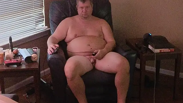 Snapshot of Single_White_Male chatting on September 29, 2025, 8:35 pm Single White Male online show from September 29, 2025, 8:35 pm