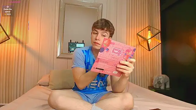 TaylerWhite online show from October 12, 2025, 1:21 pm