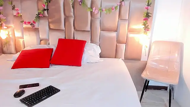 Kendramonroe online show from October 21, 2025, 12:06 pm