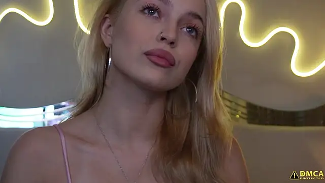 kellypeachcake online show from October 1, 2025, 5:24 am