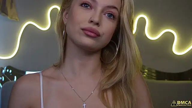 kellypeachcake online show from October 8, 2025, 5:05 am