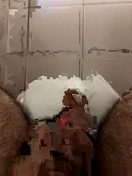 Snapshot of c2c3finm chatting on October 19, 2025, 9:43 am c2c3finm online show from October 19, 2025, 9:43 am