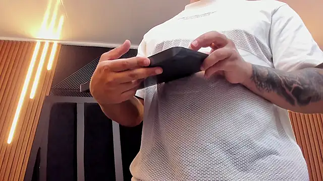 marco garciia  online show from October 1, 2025, 11:11 pm