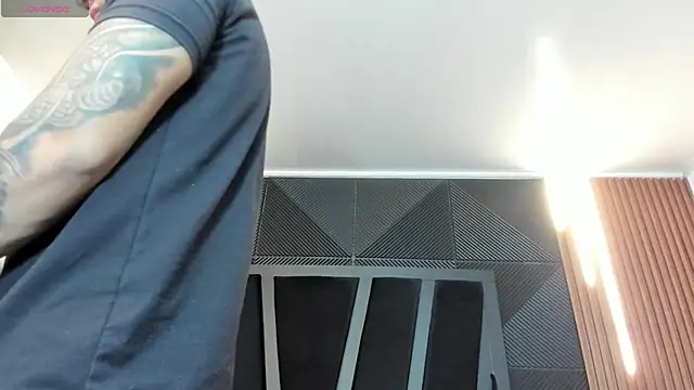 marco garciia  online show from October 3, 2025, 11:13 pm