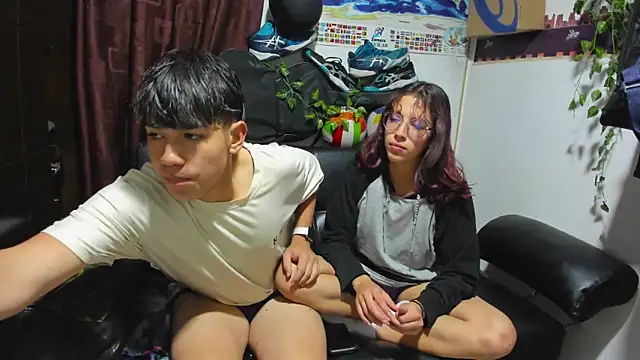 Snapshot of Donuts_DD chatting on September 24, 2025, 8:39 am Donuts DD online show from September 24, 2025, 8:39 am