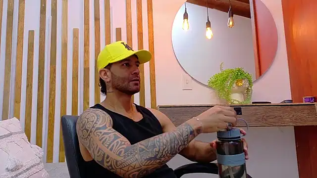 Snapshot of yorbymaxx chatting on February 16, 2026, 1:29 pm yorbymaxx online show from February 16, 2026, 1:29 pm