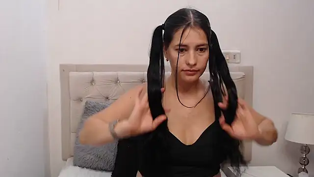 Snapshot of Taliana21 chatting on June 10, 2026, 10:52 pm Taliana21 online show from June 10, 2026, 10:52 pm