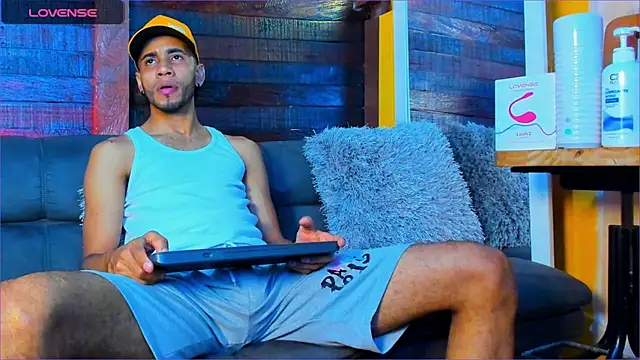 Alex bigcock11  online show from October 3, 2025, 6:49 pm