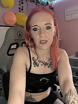 Purple2StayThnxx online show from September 25, 2025, 2:21 pm