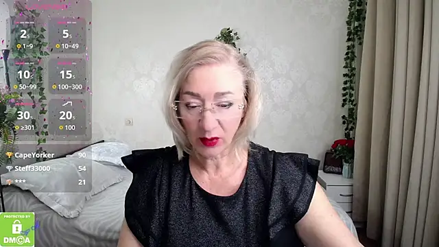 hunters woman online show from October 24, 2025, 12:08 am