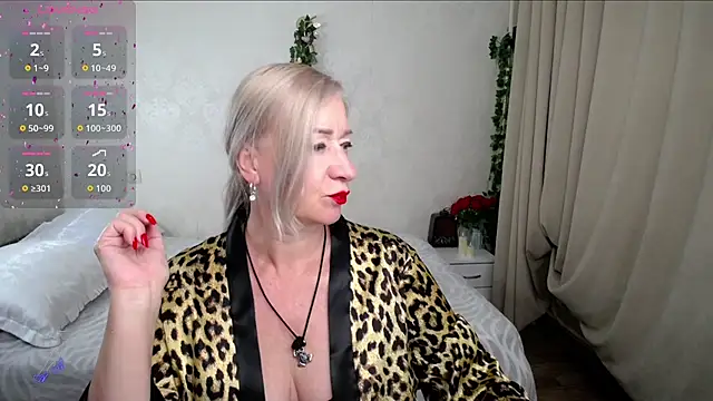 Snapshot of hunters_woman chatting on July 19, 2026, 4:00 pm hunters woman online show from July 19, 2026, 4:00 pm