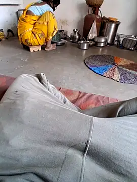 Snapshot of RAYI_Queen_3 chatting on November 7, 2025, 3:17 am RAYI Queen 3 online show from November 7, 2025, 3:17 am