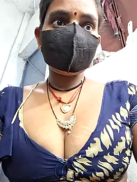 Snapshot of RAYI_Queen_3 chatting on November 27, 2025, 2:52 pm RAYI Queen 3 online show from November 27, 2025, 2:52 pm