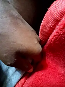 Snapshot of RAYI_Queen_3 chatting on January 10, 2026, 10:03 pm RAYI Queen 3 online show from January 10, 2026, 10:03 pm