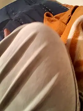 Snapshot of RAYI_Queen_3 chatting on February 10, 2026, 9:41 pm RAYI Queen 3 online show from February 10, 2026, 9:41 pm