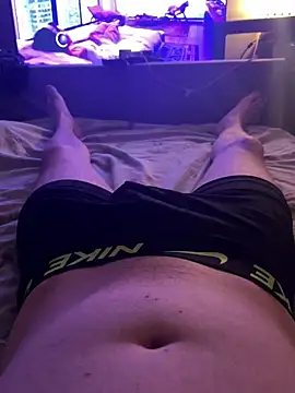 naughtycoupl98 online show from May 19, 2026, 11:55 pm